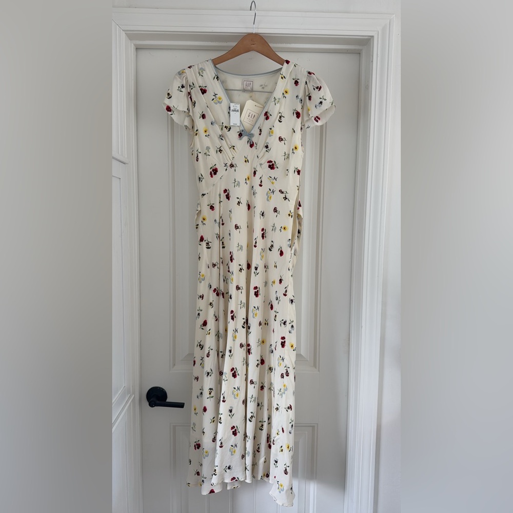 Doen Gap collab 
NWT woman’s 4